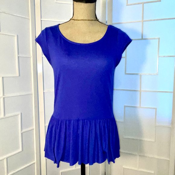 American Eagle T-shirt- Drop waist & Ruffle Hem - Picture 2 of 10